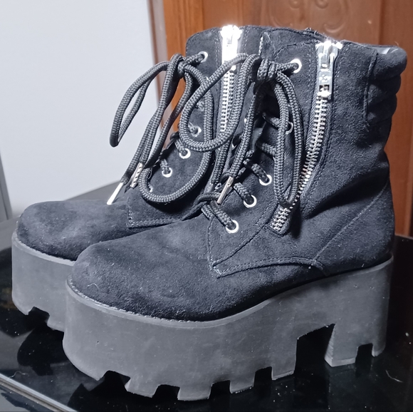 Dolls kill platform boots! 🖤 - Picture 2 of 5